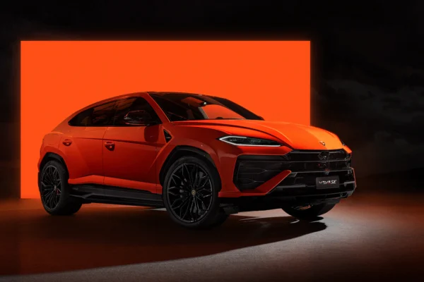 Lamborghini Urus SE Launches in India on August 9: Powerfull Urus Ever