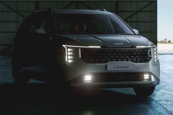 Kia India Teases New Carnival Limousine Ahead of October 3 Launch