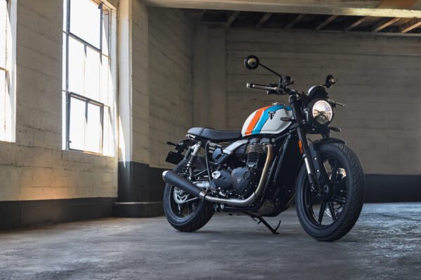 Triumph Speed Twin 900 Gets Sleek Updates for 2025: New Design and Features